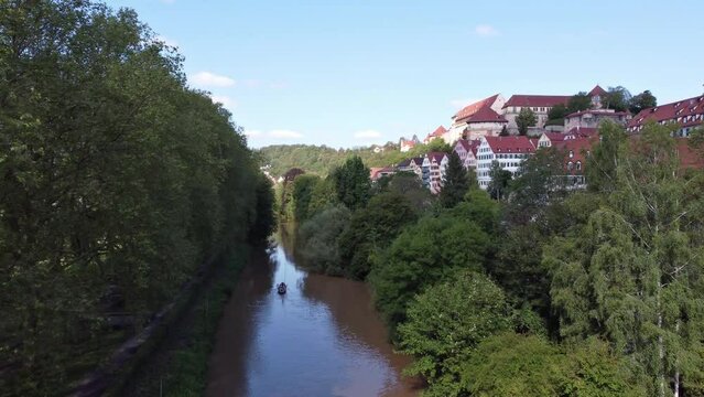 T&uuml;bingen, Deutschland: Ein Stocherkahn auf dem Neckar