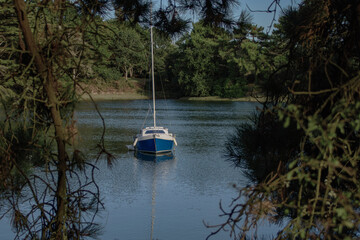 Flut in der Anse de Pouldohan in Trégunc