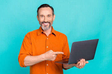 Photo of young brunet hair business entrepreneur mature age man directing finger laptop freelance...