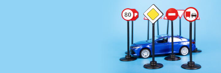Online Driving Courses banner, traffic rules and regulations, driving exams, obtaining a driver's license