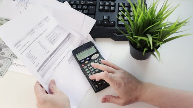 Utility bill report, Electricity and gas charges on the utility bill
