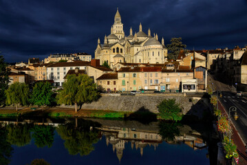 Fototapeta na wymiar Périgueux, Dordogne, Aquitaine, France, Europe - Saint-Front Cathedral just before storm, bridge over Isle River, World Heritage Sites of the Routes of Santiago de Compostela in France