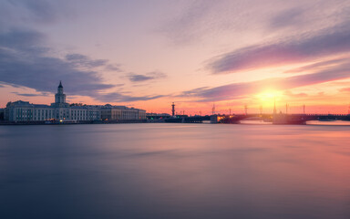 Fototapeta premium Sunrise over the river St. Petersburg