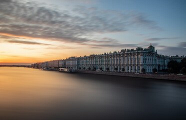 Fototapeta na wymiar Sunrise over the Winter Palace in St Petersburg, Russia.