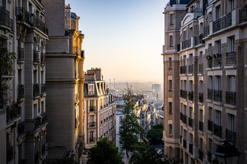 buildings facing each other and reflecting the morning light, Paris, Butte Montmartre