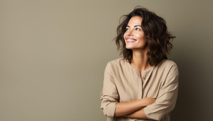 Obraz premium Studio portrait of a mid-aged latino woman