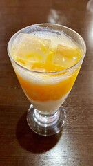 インドネパール料理のマンゴーラッシー