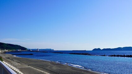 伊豆諸島新島の富士見峠展望台から見た地内島と大平島