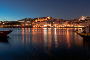 Photographs of Oporto river and Luis I bridge.