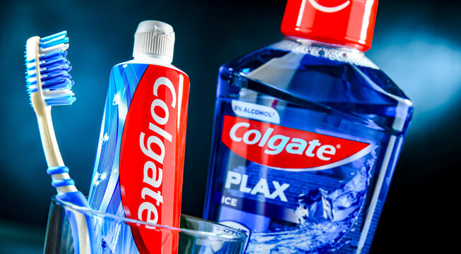 Composition with Colgate toothpaste and toothbrush