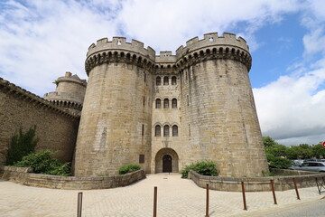 Fototapeta na wymiar Le château des ducs, vu de de l'extérieur, ville de Alençon, département de l'Orne, France