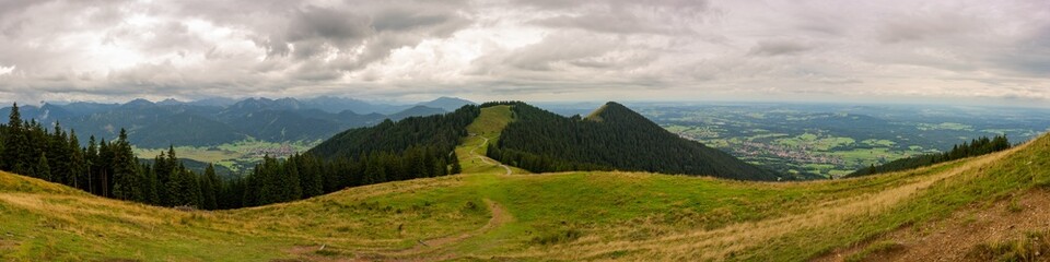 Fototapeta premium Berge, Berglandschaft, Oberbayern, Voralpenland, Alpen, Berge, Natur