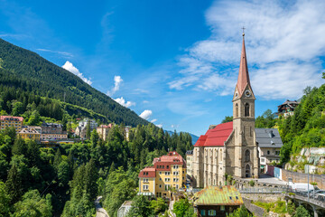 Kirche in Bad Gastein  | Kur- und Wintersportort | Gasteinertal in Österreich | Austria - obrazy, fototapety, plakaty