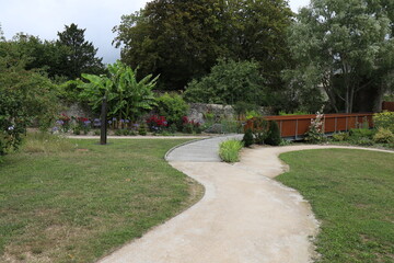 Le jardin expérimental de la rue Balzac, parc public, ville de Alençon, département de l'Orne, France