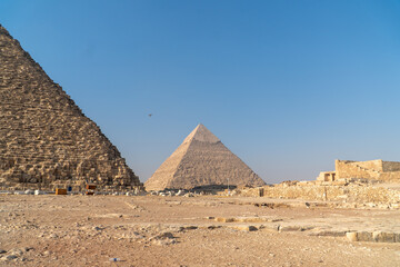 Fototapeta na wymiar Pyramides in Cairo