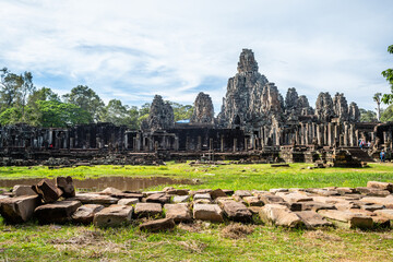 Fototapeta na wymiar views of bayon temple in agkor wat complex, cambodia