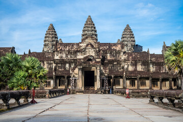 views of angkor wat main temple, cambodia