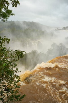 Cataratas de Iguazú día nublado, Misiones, Argentina 