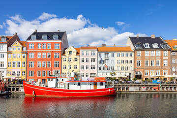Walking along Copenhagen's canals on a great summer day, Denmark - obrazy, fototapety, plakaty