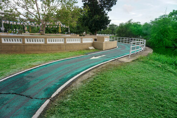 Fototapeta premium walkway in the modern city