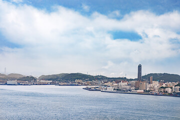 本州と九州を隔てる綺麗な海の関門海峡