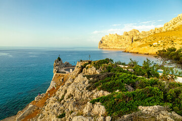 Urlaubsstimmung in der Bucht von Cala Sant Vicenç auf der wunderschönen Balearen Insel Mallorca -...