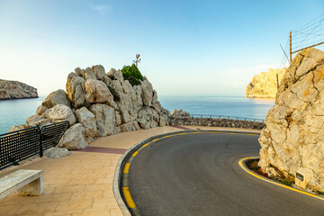 Urlaubsstimmung in der Bucht von Cala Sant Vicenç auf der wunderschönen Balearen Insel Mallorca -...