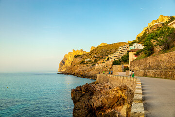 Urlaubsstimmung in der Bucht von Cala Sant Vicenç auf der wunderschönen Balearen Insel Mallorca -...