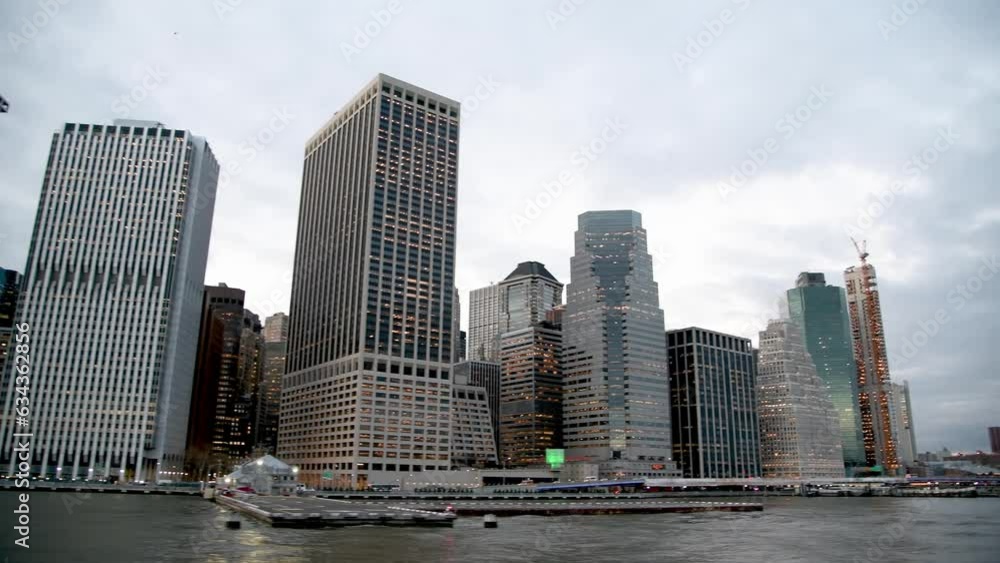 Poster Modern skyline of Lower Manhattan from a moving boat on the Hudson River