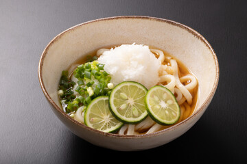 すだちおろし冷かけうどん