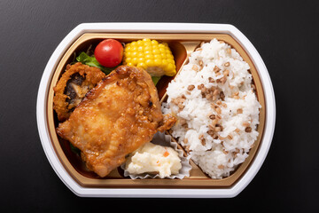 鶏もも肉の金山寺味噌焼き弁当