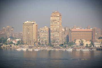 Fototapeta na wymiar Distrito residencial de El Cairo,Calles muy transitadas de El Cairo