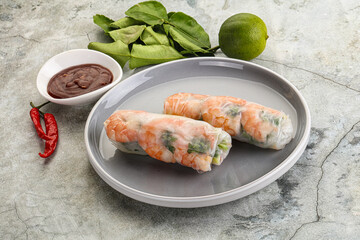 Vietnamese spring roll with prawn