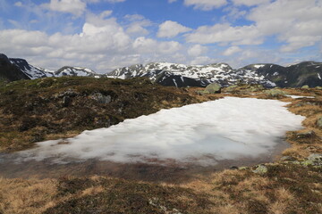randonnée dans les montagnes norvègienne