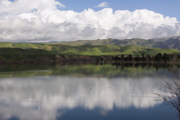 Fototapeta na wymiar This is a picture of Lake Ming in Bakersfield California in first part of Spring.