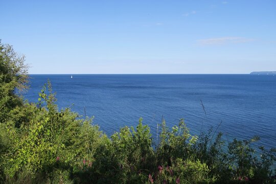 Blick von der Ostseek&uuml;ste in der N&auml;he des Kaps Arkona auf der Insel R&uuml;gen auf die Tromper Wiek