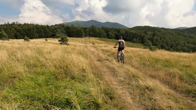 Cerreto Alpi Appennino Tosco emiliano in Bici