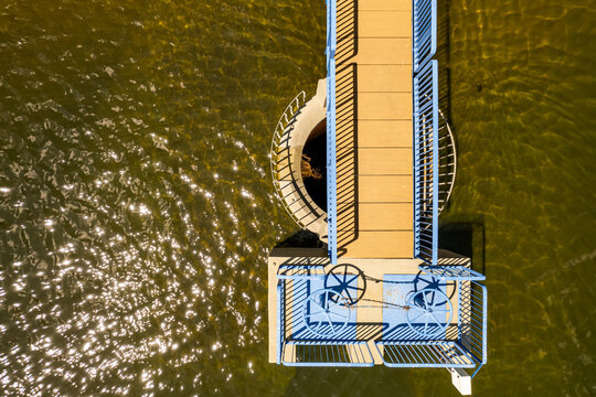 technical pier for operating the lock with two round knobs