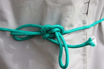 Knoten im grünen Seil 1