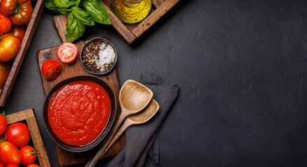 Obraz na płótnie Canvas Rich homemade tomato sauce