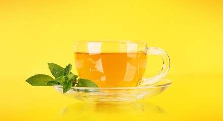 Soothing herbal tea blend with mint