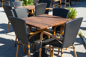 Street Restaurant Table, Empty Cafe Tables, Bar Terrace, Outdoor Restaurants, Outside Trattoria