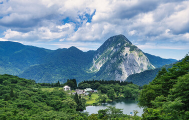 ヒスイ峡・明星山大岸壁