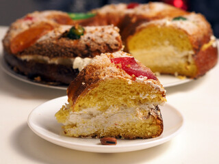Roscón de Reyes Tradition: Surprise in Spanish King's Cake