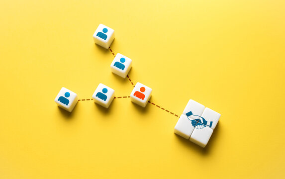 The mediator helps close the deal. Reaching an agreement. Set dialogue of opponents. Sign the contract. Come to a consensus. Cooperation instead of competition. Mediation between sides.