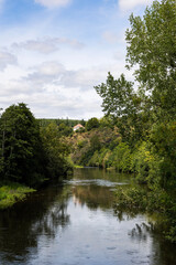 Fototapeta na wymiar Fleuve Orne depuis Thury-Harcourt, au niveau de la boucle de l’Hom