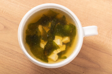 豆腐とワカメの中華スープ
