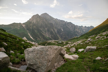夏の劔澤テント場から見る剱岳