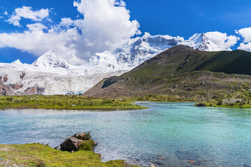 Beautiful Scenery of Sapu Mountain and Plateau Lakes in Xizang Autonomous Region of China