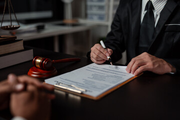 Legal execution department makes an appointment with the customer to sign a mediation agreement to...
